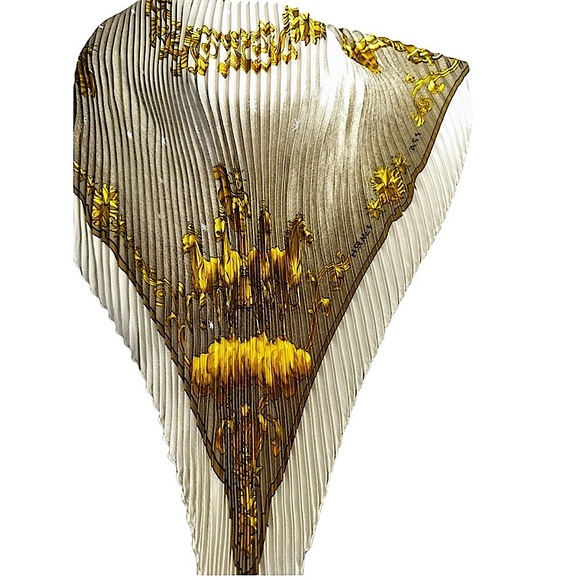 HERMÈS COSMOS Pleats Carre Silk 100% Scarf W/Box - Picture 5 of 14